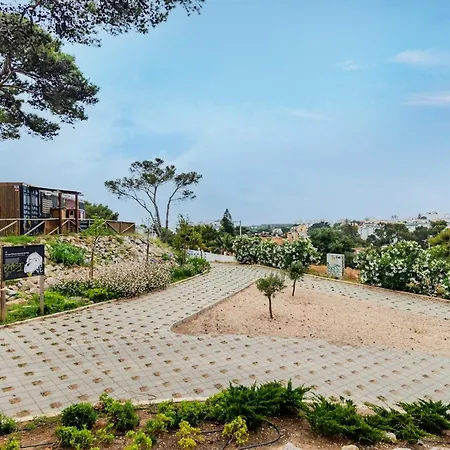 Modern & Quiet Retreat דירה *
