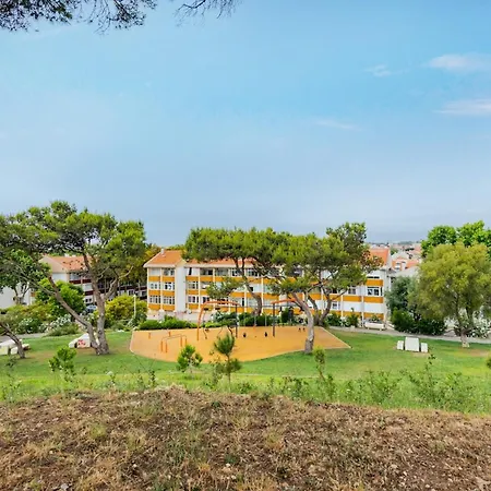 Modern & Quiet Retreat דירה