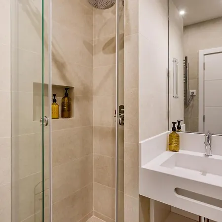 דירה Modern & Quiet Retreat