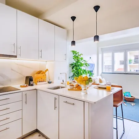 Modern & Quiet Retreat דירה *