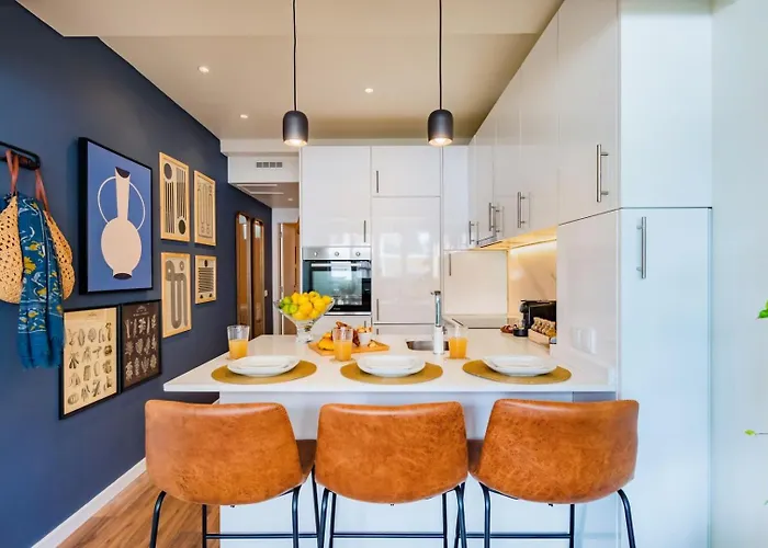 Modern & Quiet Retreat Апартаменты *