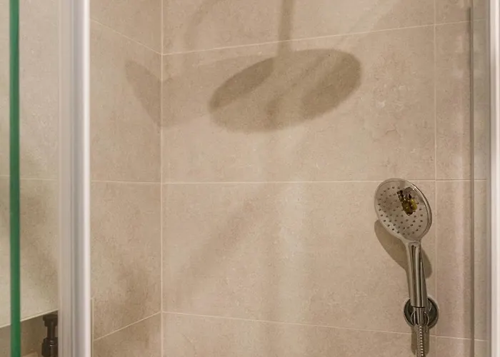 Modern & Quiet Retreat Апартаменты