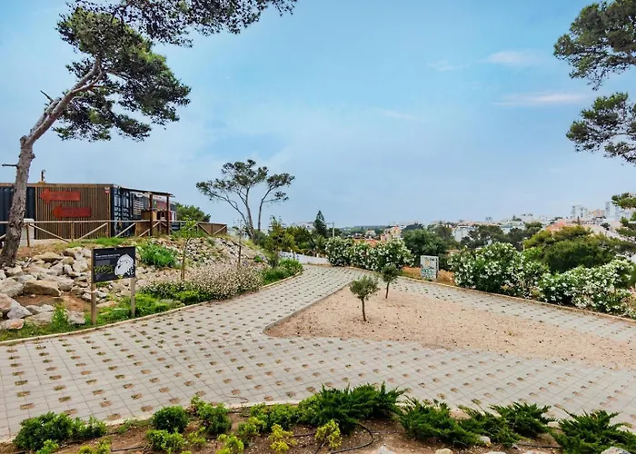 Апартаменты Modern & Quiet Retreat